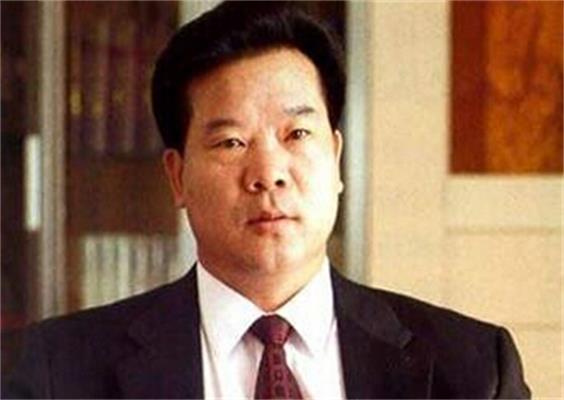 宜華集團(tuán)劉紹喜榮獲“廣東家具行業(yè)功勛人物”