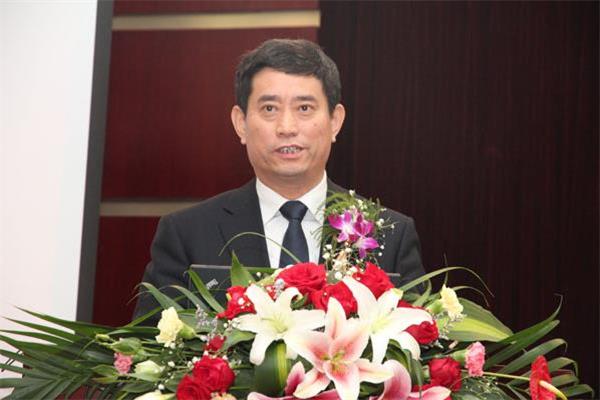中國家具協(xié)會(huì)理事長朱長嶺.jpg