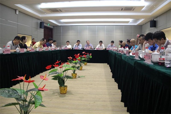 國際熱帶木材組織成員與中國木業(yè)企業(yè)代表在滬交流探討