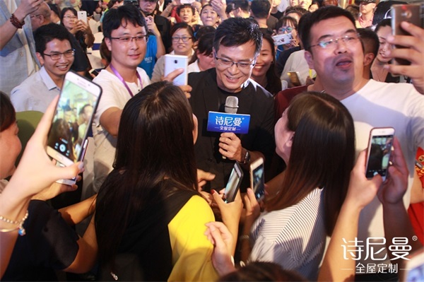 詩尼曼兩城開業，金庸武俠過招大打出手！